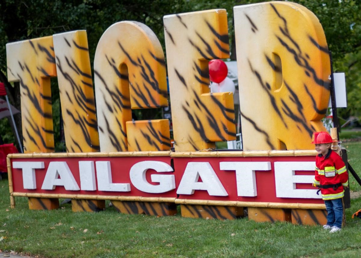 Tiger Tailgate Sign