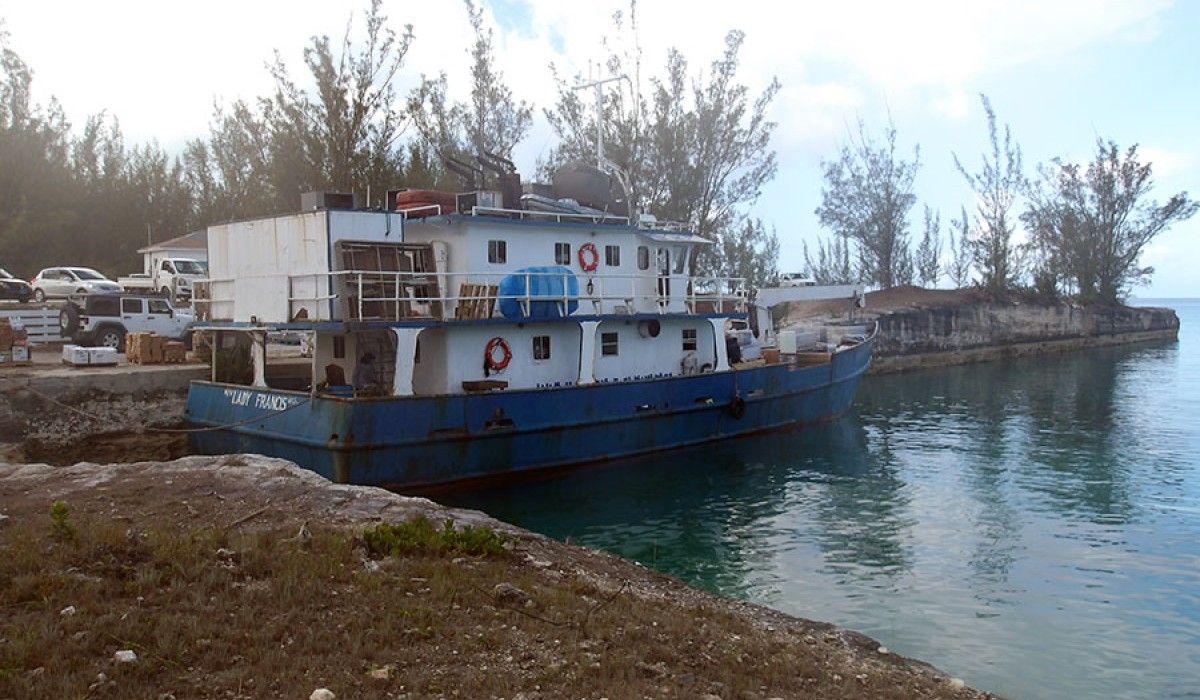 the Lady Francis, the San Salvador mailboat