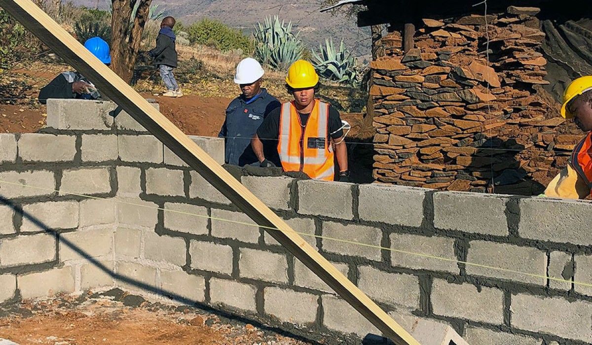 Wittenberg Students Building Wall Lesotho